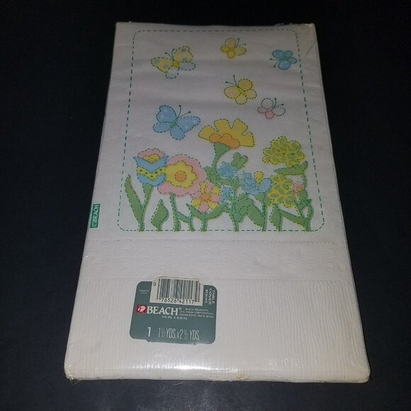 VTG Beach Products Paper Table Cover 54x88 Flowers Butterflies Spring Easter NOS - Picture 1 of 4